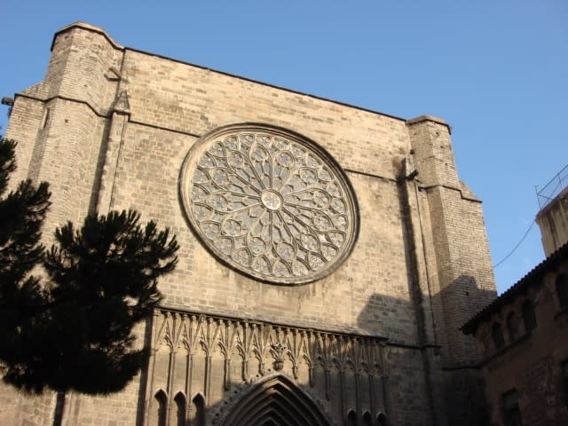 Detail of the facade of Santa Maria del Pi| ©Sergio Calleja (Life is a trip)