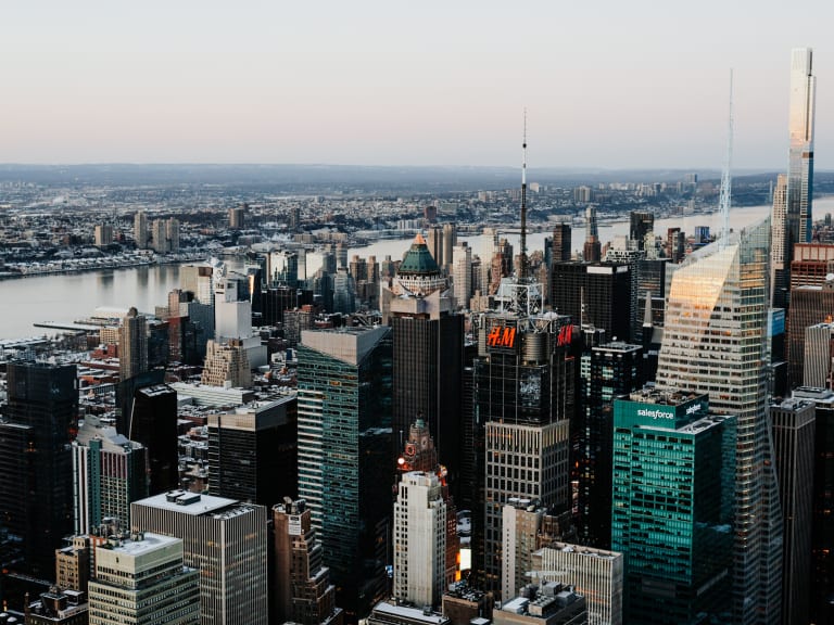 Top of the Rock versus Empire State Building - Hellotickets