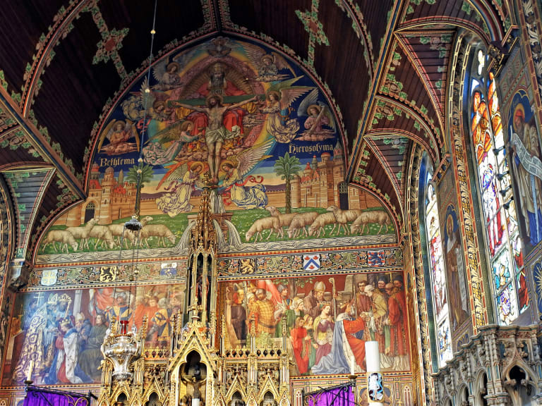 Pyhän veren basilikan sisätilojen koristelu, Brugge.| ©It's No Game