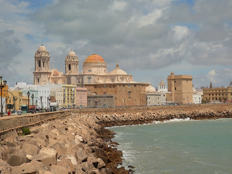 The Atlantic Ocean lapping the shores of Cadiz| ©Miguel Ángel García.