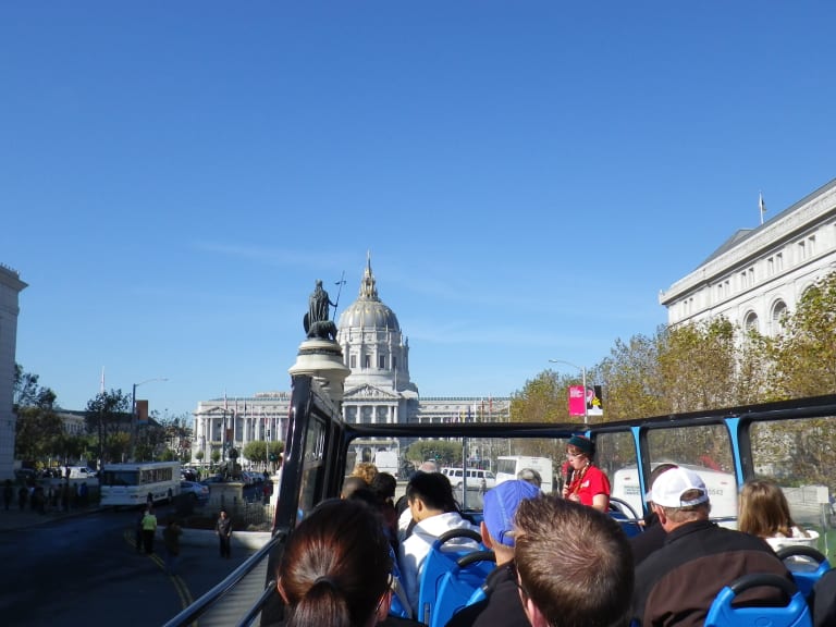 Views of San Francisco from the sightseeing bus| ©osseous