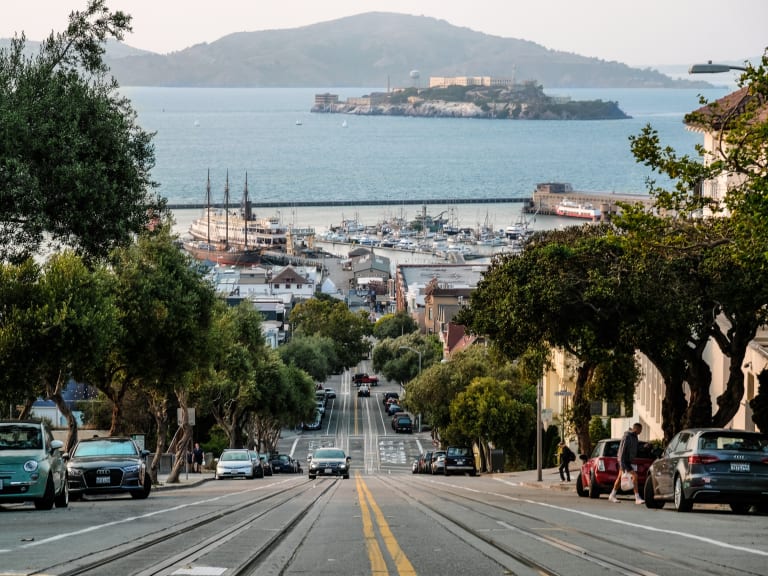 Alcatraz as seen from the streets of San Francisco| ©Clément Falize