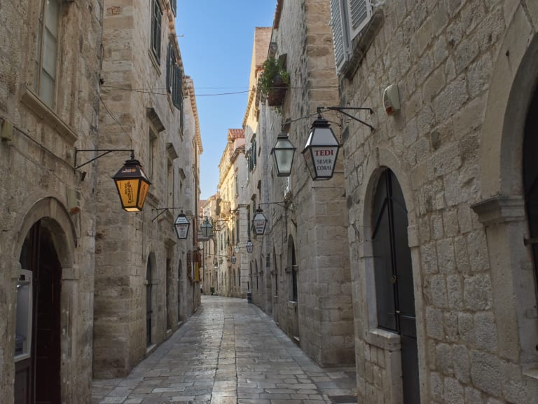 Recorre las calles llenas de historia de Dubrovnik | ©Naval S