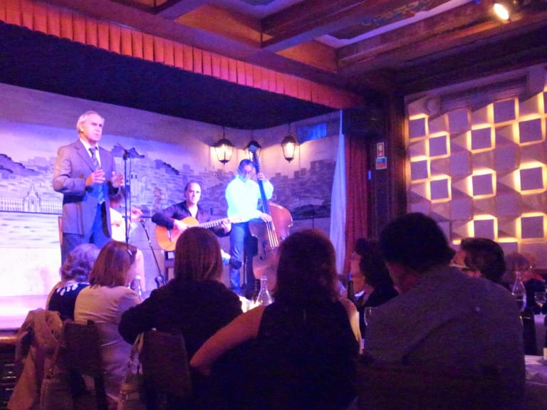 Enjoy Fado and Portuguese food| ©Akihito Fujii