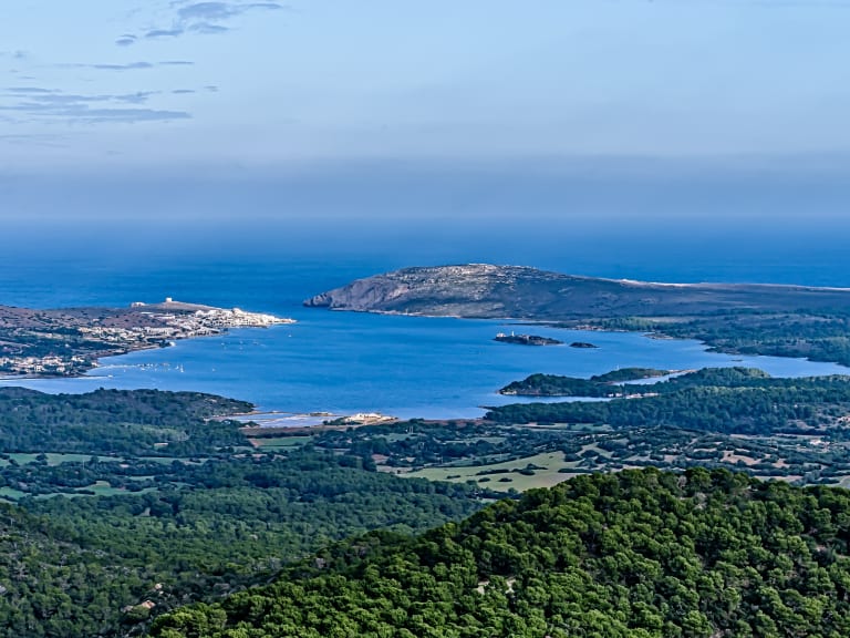 Panorámica de la isla desde Es Mercadal | ©Enric Rubio Ros