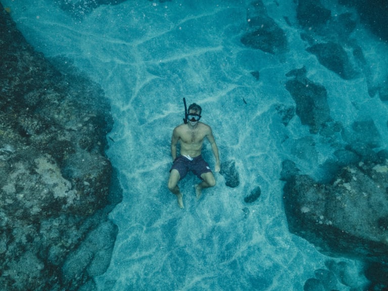 Diving in Menorca's waters| ©Jacob Owens