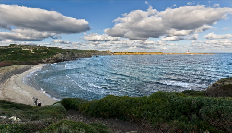 Tortuga Cove, nær Presili Cove| © Nicolas G. Mertens - Trabajo propio - Wikipedia