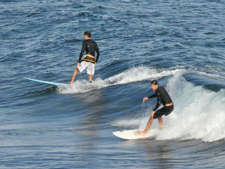 Surffaa Mauin vesillä| ©Ted