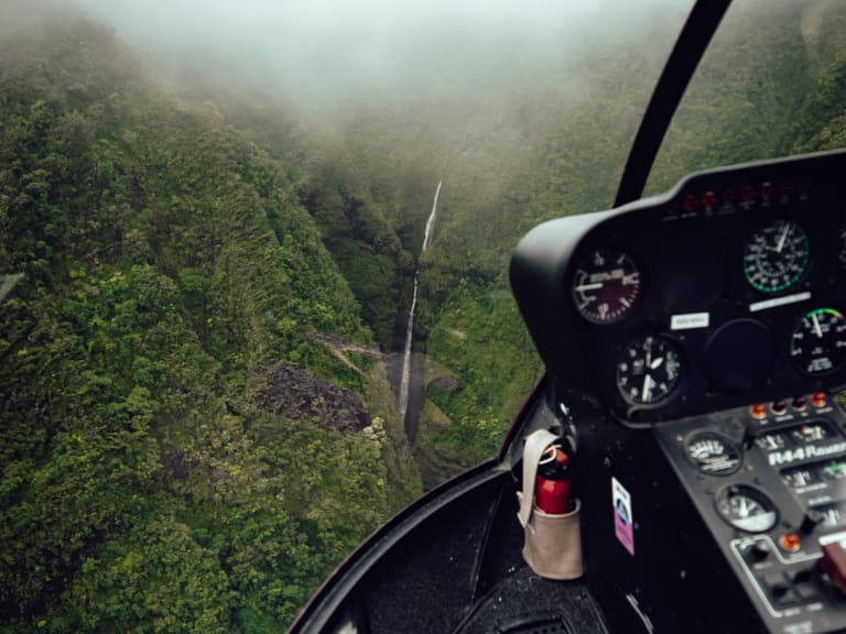 Pyhät putoukset helikopterista nähtynä| ©Nate Johnston