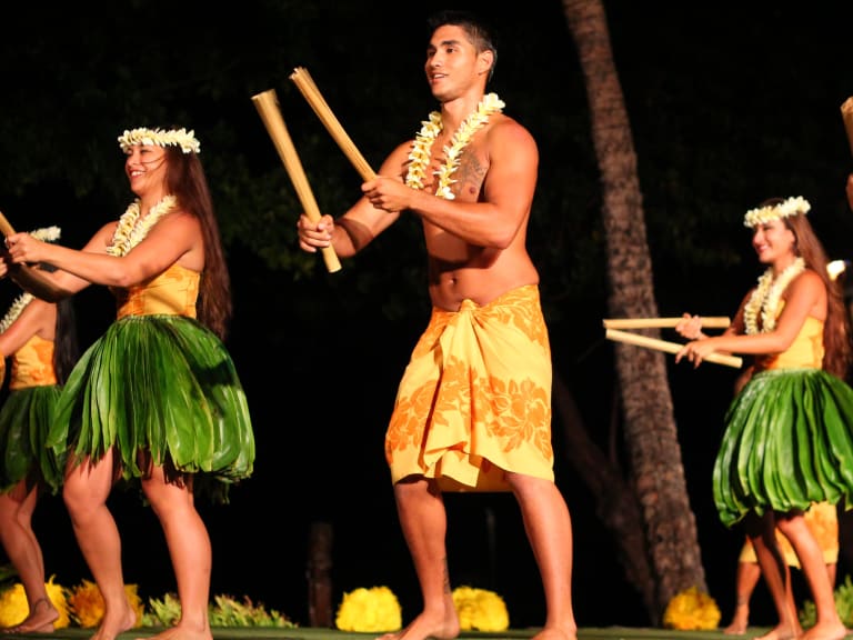 Dancers at a traditional luau party| ©Andy L