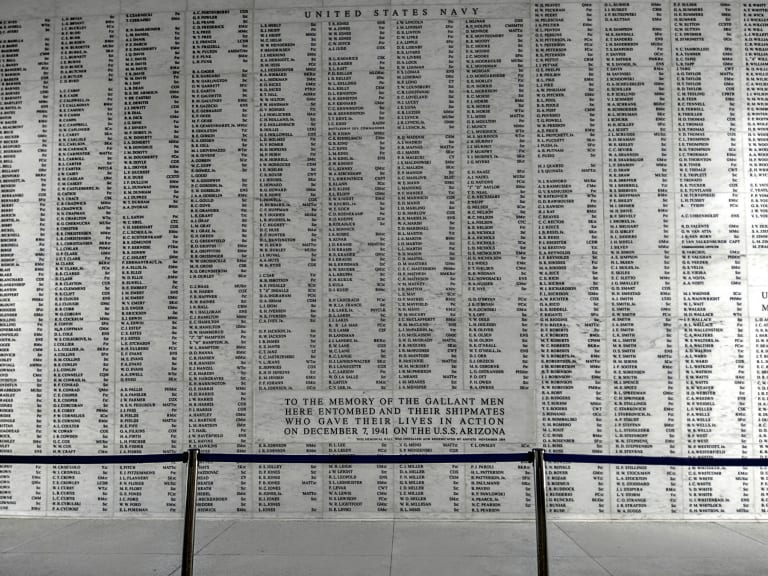 Yksityiskohta USS Arizonan muistomerkistä| ©Travis Wise