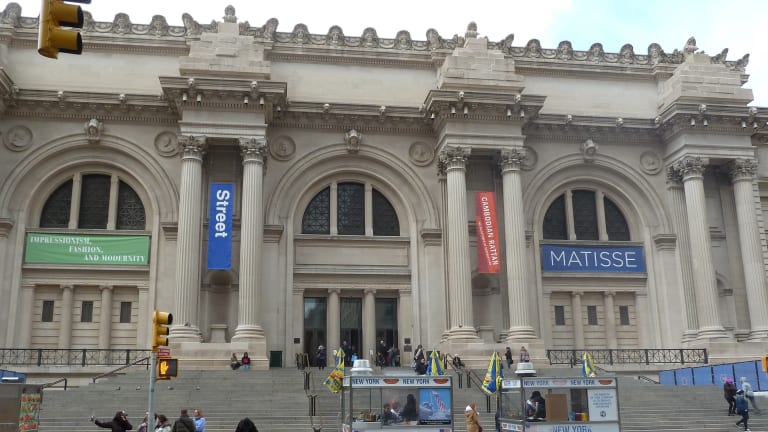 Entrance of the Metropolitan Museum of Art in New York City| ©Patxi Moraleda