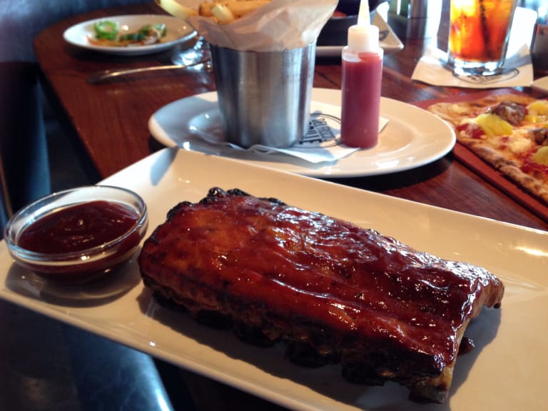 Ribs plate at Del Frisco's Grille Restaurant.| ©GourmetPigs