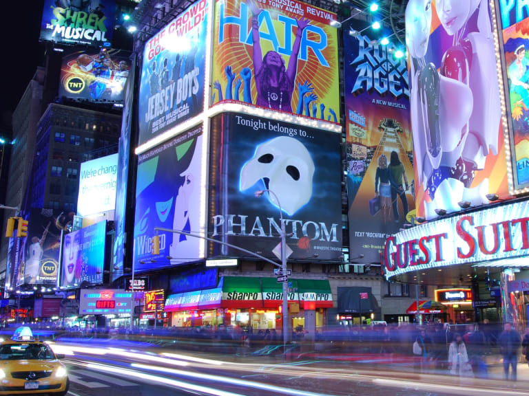 TOUR pela TIMES SQUARE em NOVA YORK - o que fazer, lojas, restaurantes,  show da Broadway e dicas! 