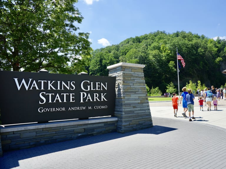 Entrada do Parque Estadual Watkins Glen| ©Dion Hinchcliffe