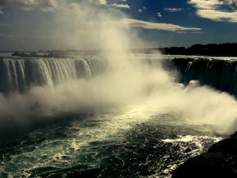 Apaixone-se por estes passeios a pé nas Cataratas do Niágara - City  Experiences™