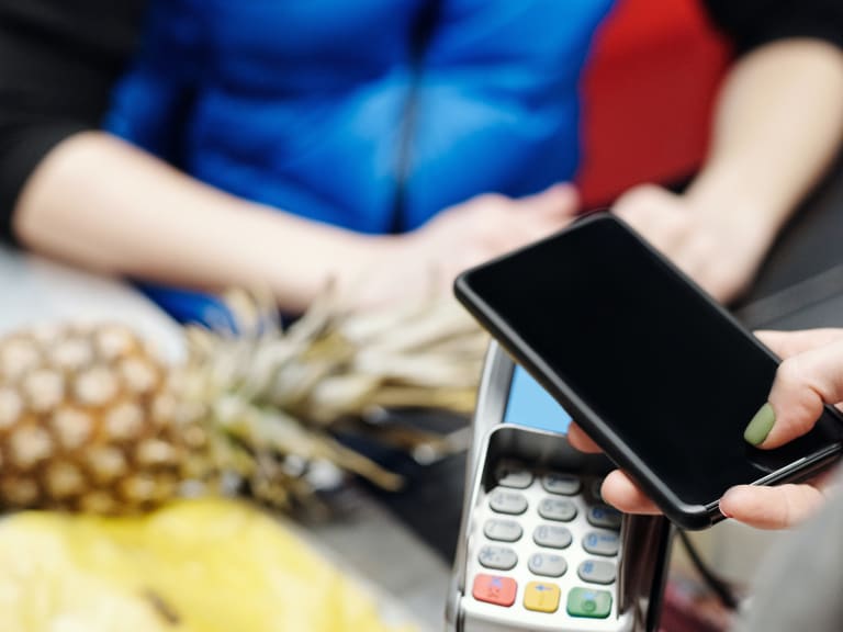Paying for shopping| ©Jack Sparrow