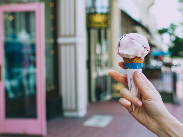 Gustare un gelato| ©Maria Orlova