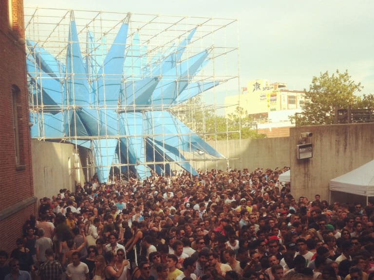 Full house at MoMA's Warm Up PS1| ©Allison Meier