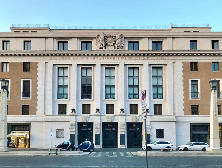 No exterior do Auditorium Conciliazione em Roma| ©Gustavo La Pizza