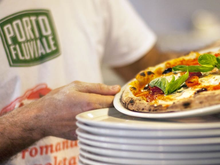 ポルト・フルヴィアーレのピッツァを召し上がれ| ©Porto Fluviale Pizza