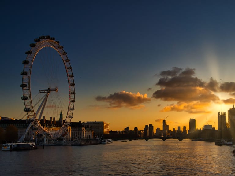 Golden Eye, London!  London eye at night, London eye, Famous places