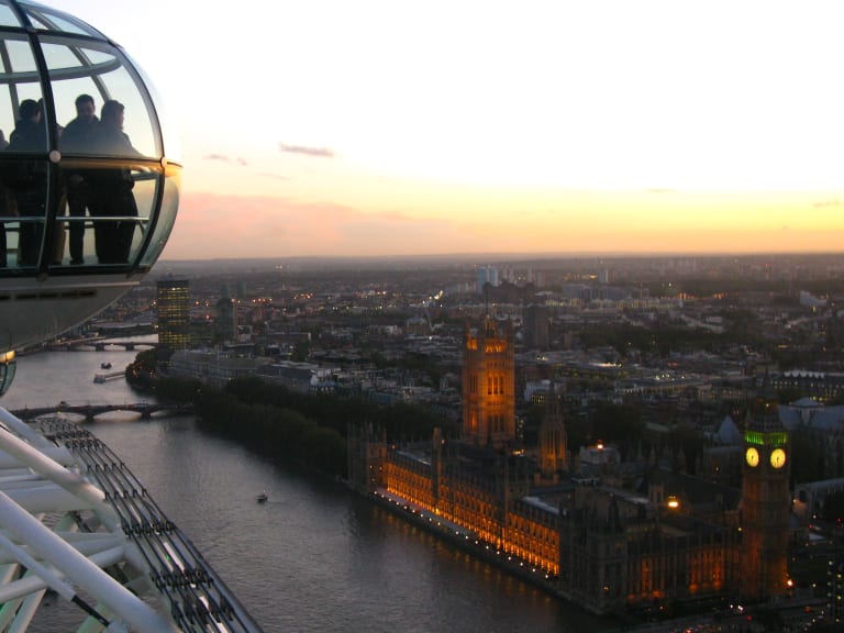 London Eye at night - Hellotickets