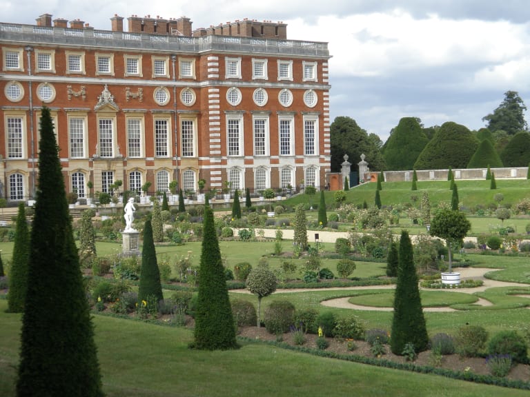Formal Garden and Hampton Court Palace| ©Amanda Slater