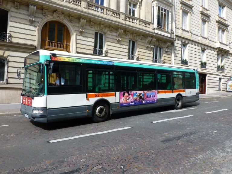 Urban Bus Line 82 in Paris| ©Les Chatfield