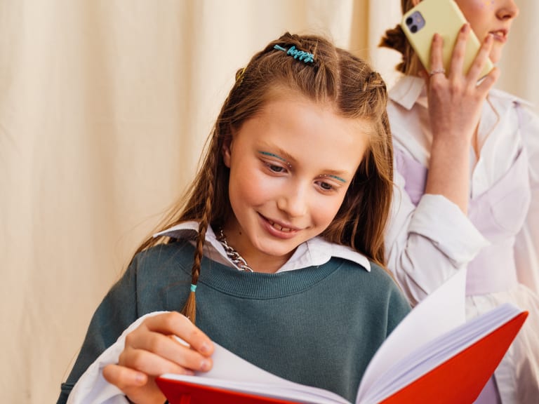 Niño Leyendo | ©ANTONI SHKRABA