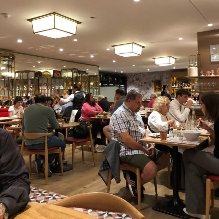 Louvre - Restaurant & Tea Salon