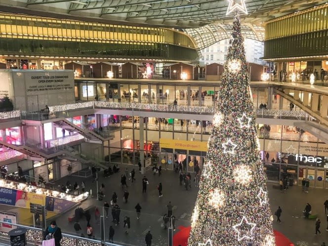 Aldeia de Natal de Canopée des Halles| ©ParisDiscoveryGuide