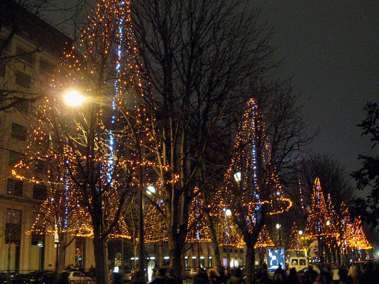 Christmas lights on the Champs-Élysées in Paris - Wanted in Europe