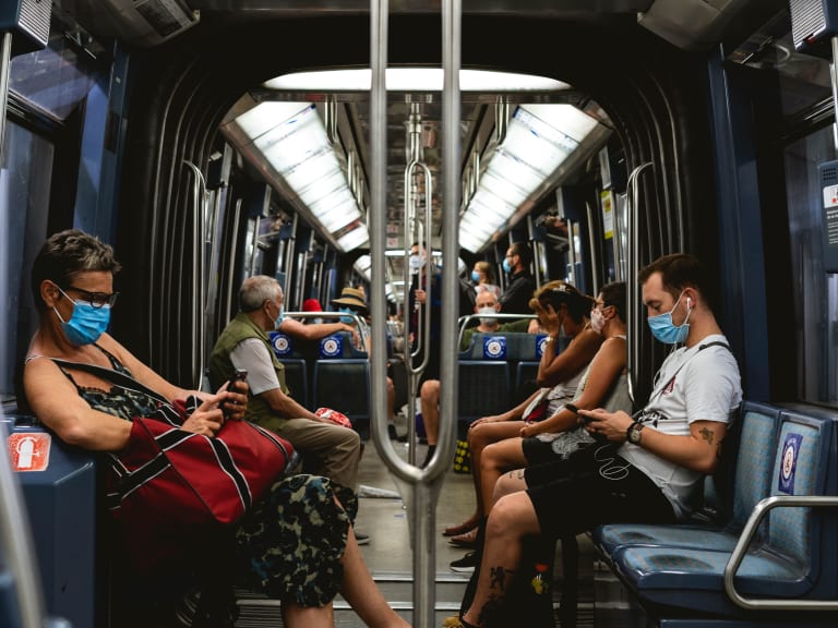Dentro del Metro de Paris | ©Davyn Ben