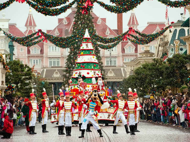 Disneyland Paris à Noël Hellotickets