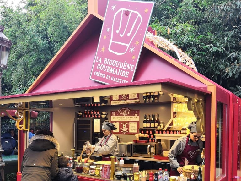Food stands at Disneyland Paris| ©ED92
