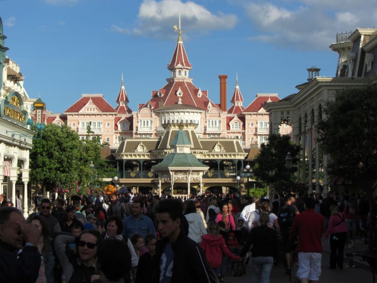 What Are the Opening Times for Disneyland Paris?