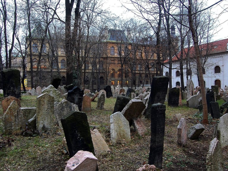 Prague Jewish Cemetery| ©Midnight Believer