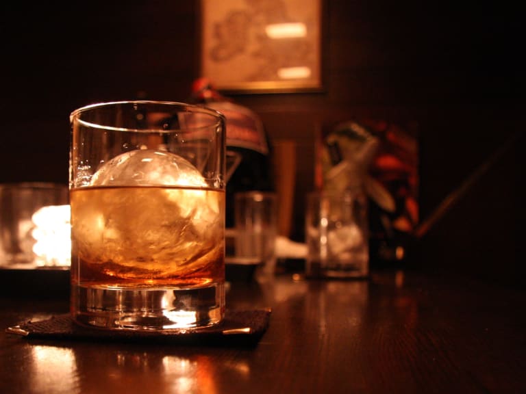 Glass of Whisky| ©Joshua Rappeneker