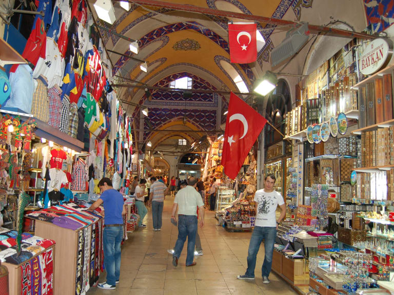 Shopping in the Grand Bazaar, Istanbul – Earth Trekkers