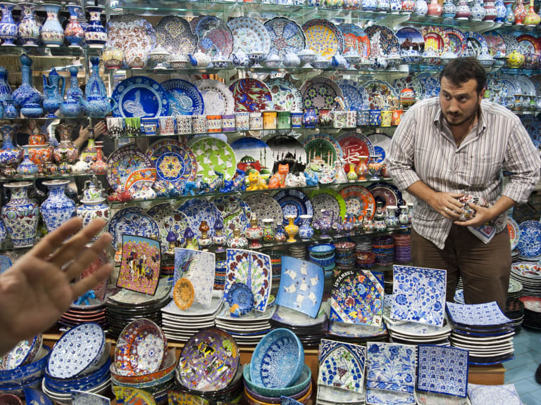 Acquista online il servizio da tè turco del castello di porcellana Gürallar  • Grand Bazaar Istanbul