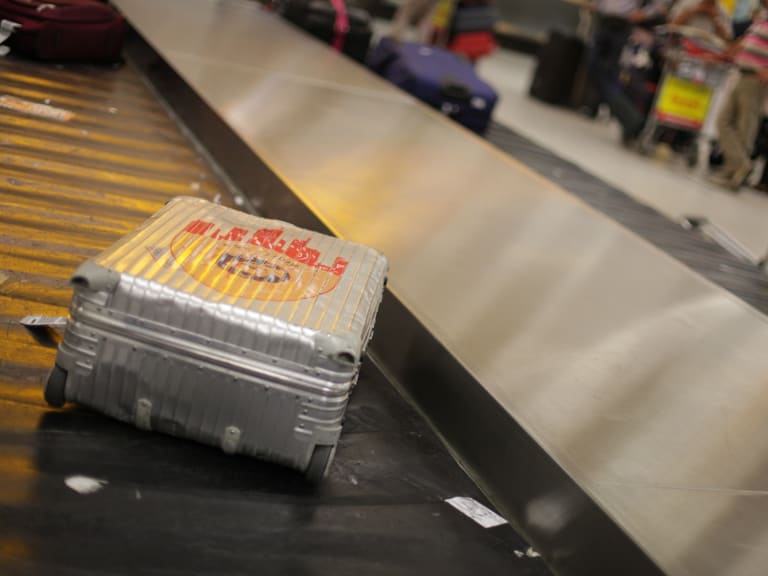 Luggage at the airport| ©Dimitri Karastelev