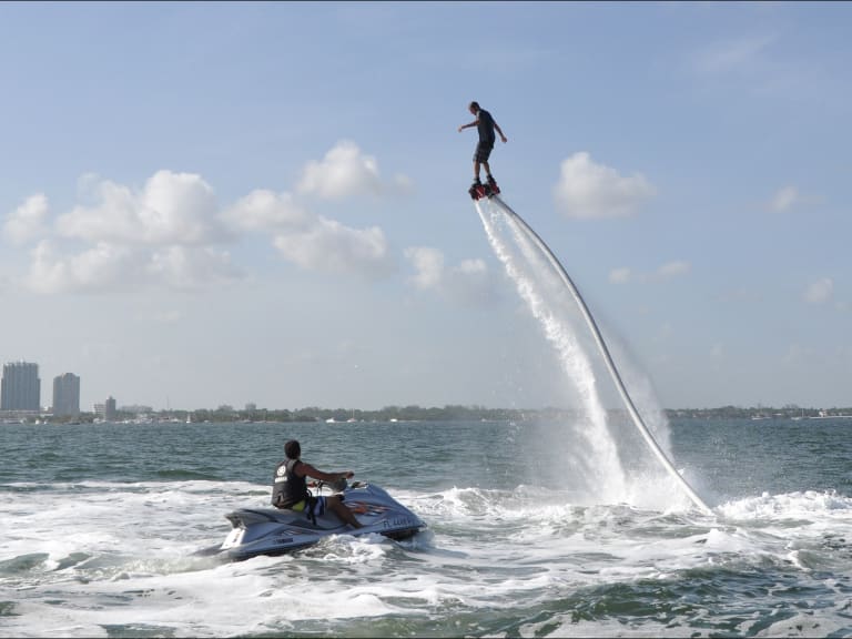 Flyboarding in Miami| ©Jessee Vervecken