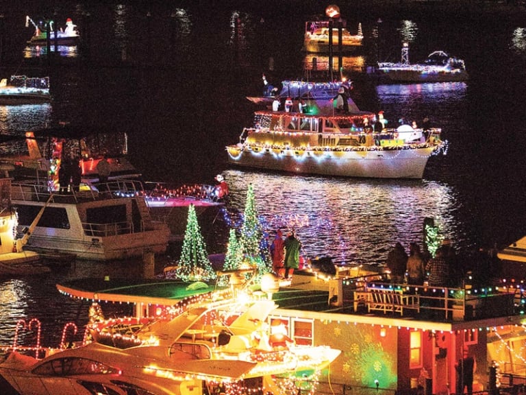 Light Boats on the Potomac| ©Nelly