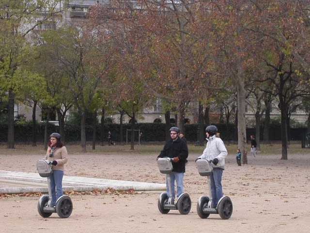 people walking by Segway| ©the_bill