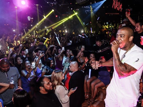 people dancing in nightclub| ©1OakLV