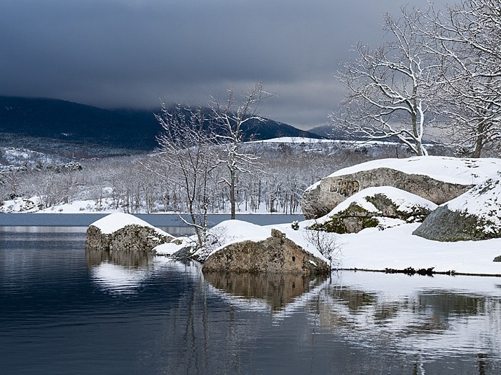 雪に閉ざされた湖| ©www.danielsanzfotografia.com