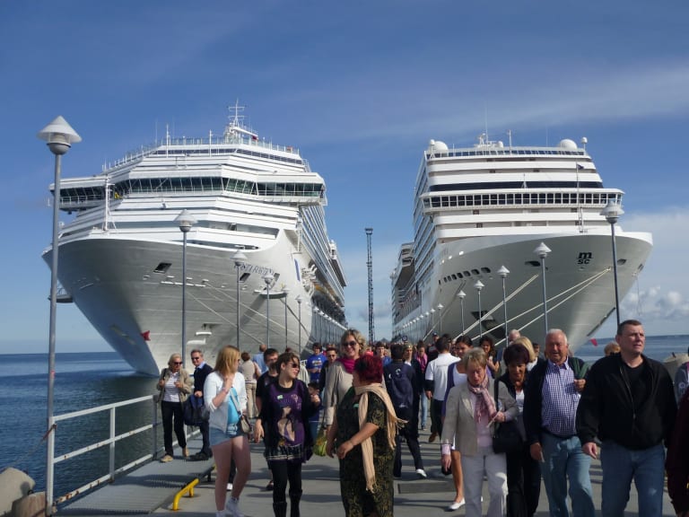 Scheduled sea excursion| ©luckysilver1
