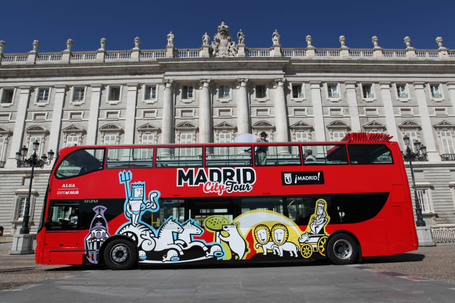 Ônibus do Real Madrid para em local proibido e é multado antes de jogo  contra o City - Esporte - Extra Online