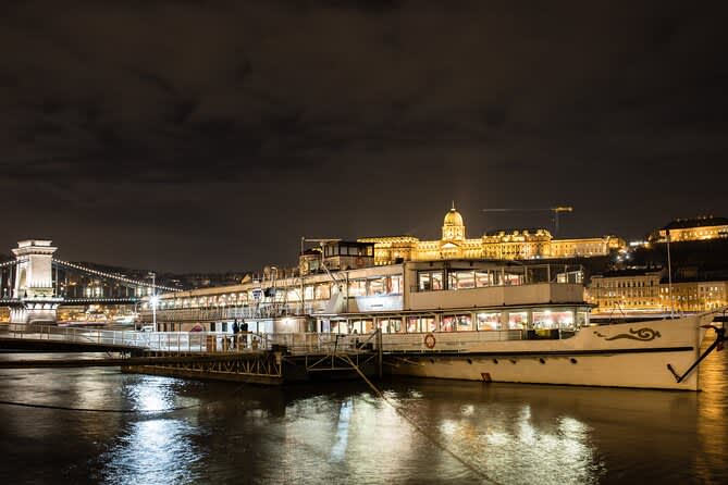 Budapest Buffet Dinner Cruise with Live Music